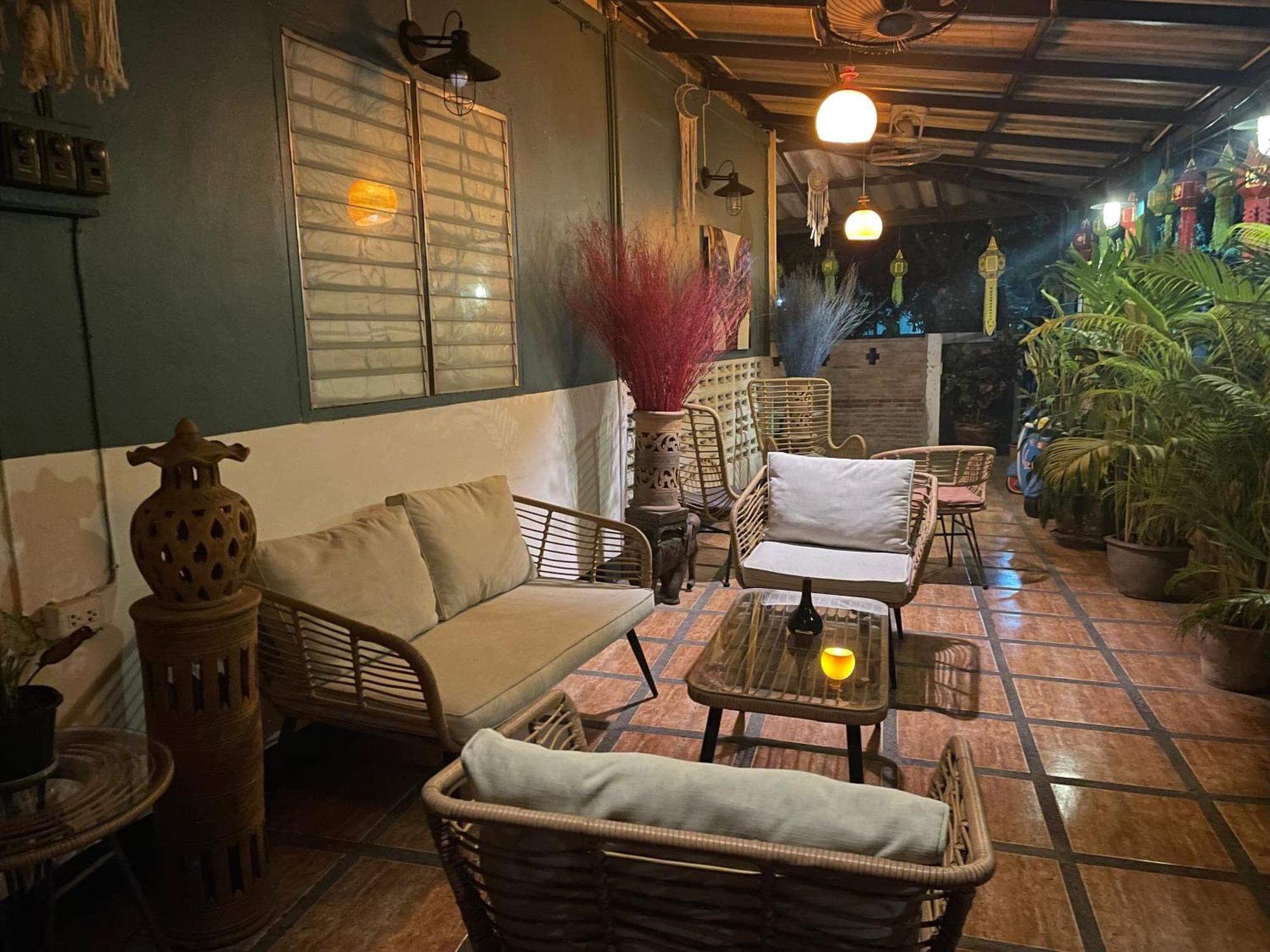 Thapae Gate Lodge Chiang Mai Eksteriør billede